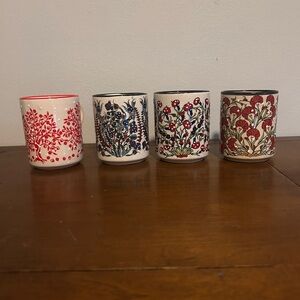 Set of 4 glass mugs